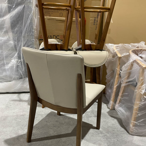Koda : Dining Chair Leather Upholstery / Oak Leg