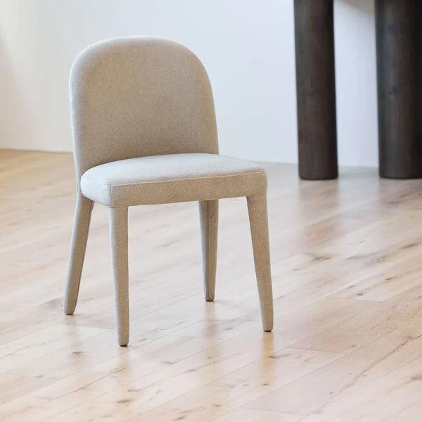 Apex : Dbl Ext Dining Table with Onasis Chairs