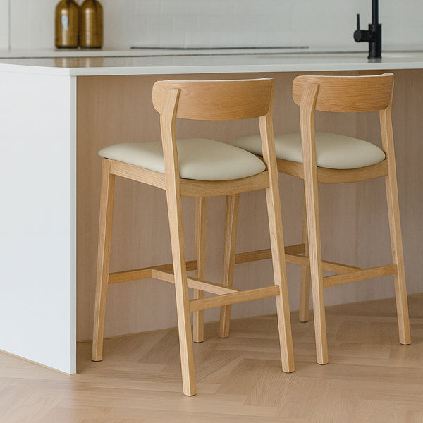Caitlin : Bar Stool Ash Frame with Clay Leather
