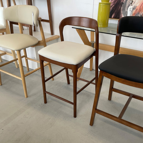 Ellie : Bar Stool Walnut Frame with Taupe Pu Seat