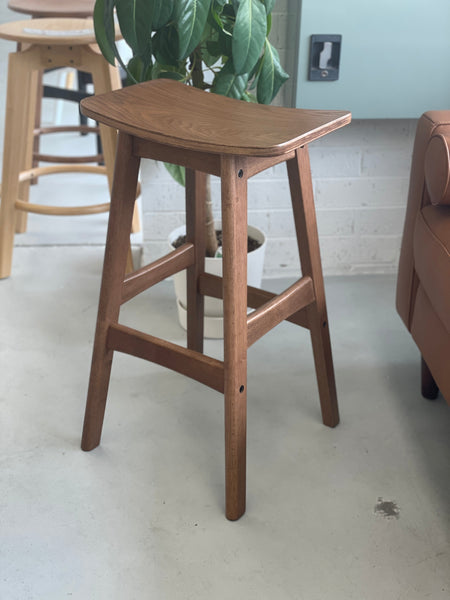 Gangnam : Bar Stool Solid Seat Light Walnut