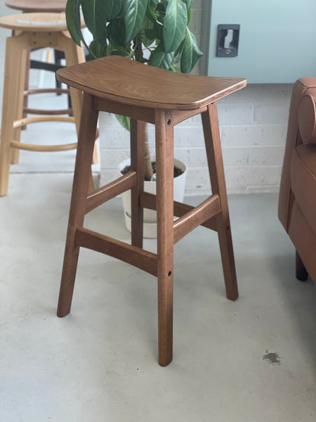 Gangnam : Bar Stool Solid Seat Light Walnut