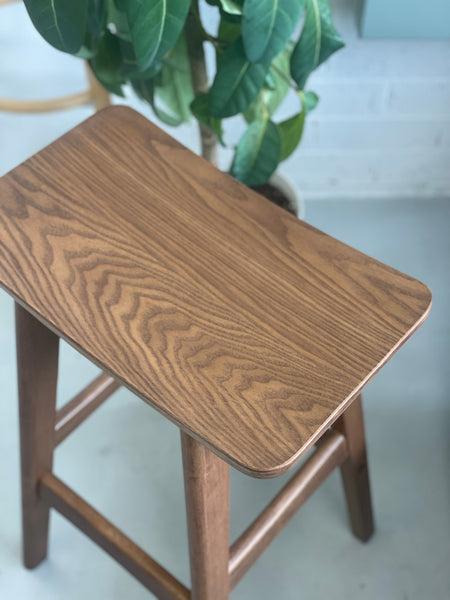 Gangnam : Bar Stool Solid Seat Light Walnut