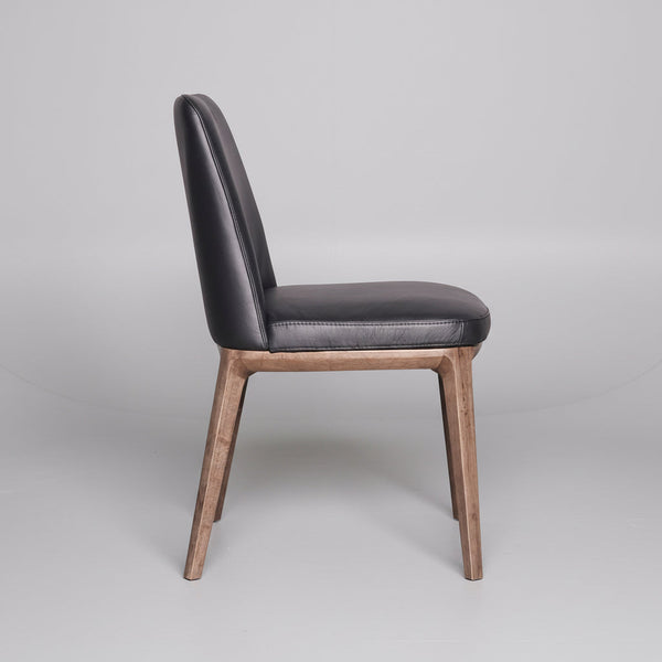 Juno : Dining Chair Natural / Black Leather
